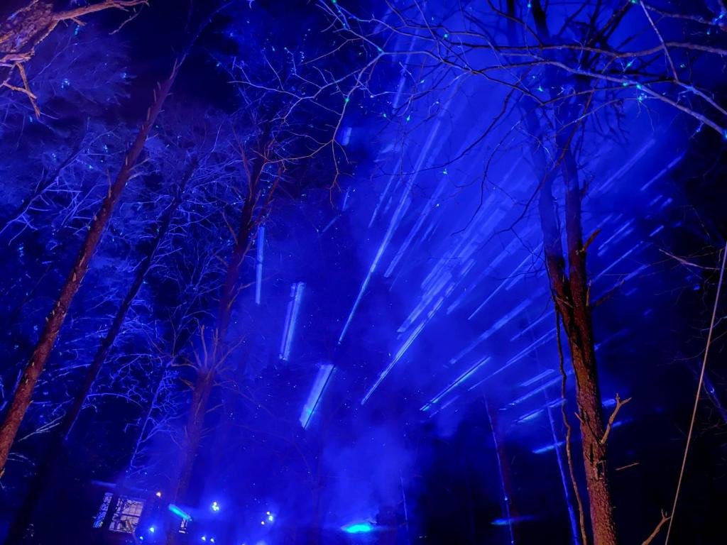 Hütte Electric Forest Cabin And Teepee! Lights & Laser Show! Private Hot Tub! Unique Stay