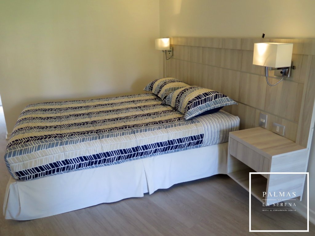 Standard triple chambre avec balcon Hotel Palmas de La Serena