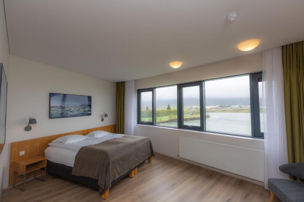 Standard Double room with river view Hotel Selfoss
