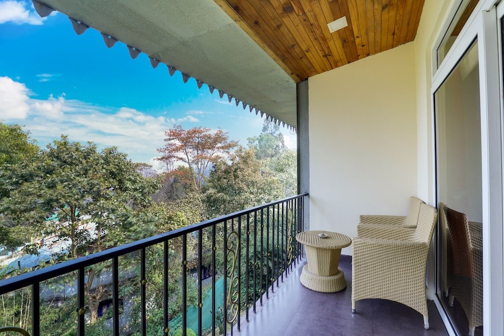Номер Deluxe с балконом и с видом на горы Summit Barsana Resort & Spa
