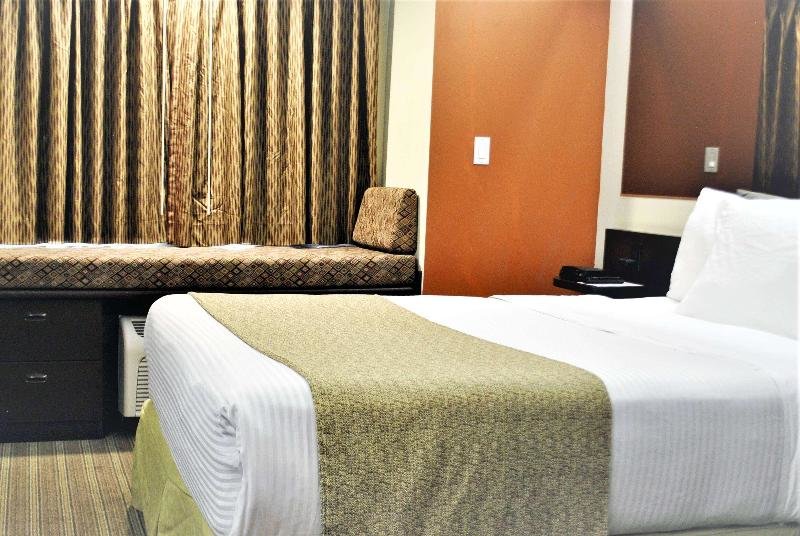 Двухместный номер Standard Microtel Inn and Suites Toluca