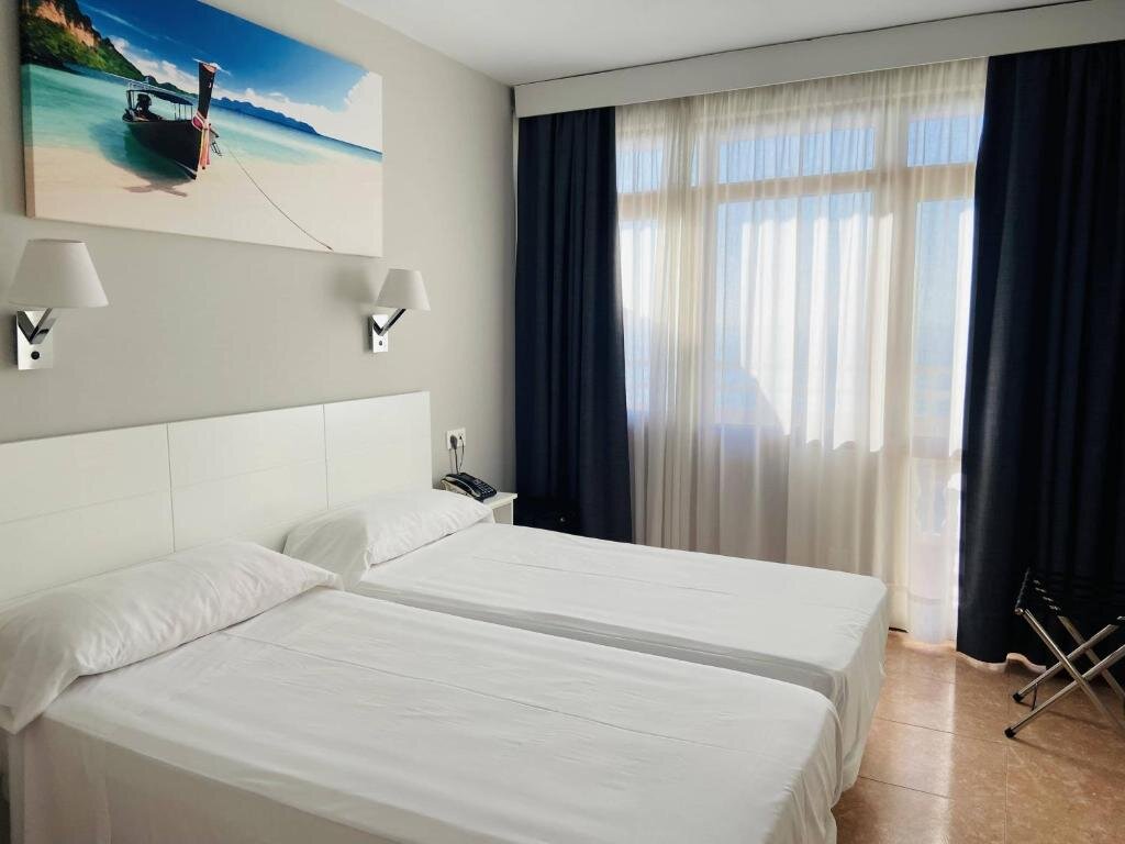 Double room with partial sea view Hotel Los Jazmines