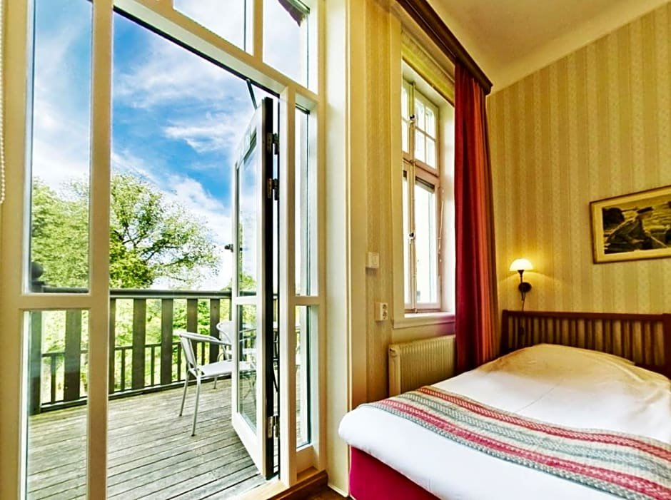 Standard Zimmer mit Balkon Hotell Breda Blick