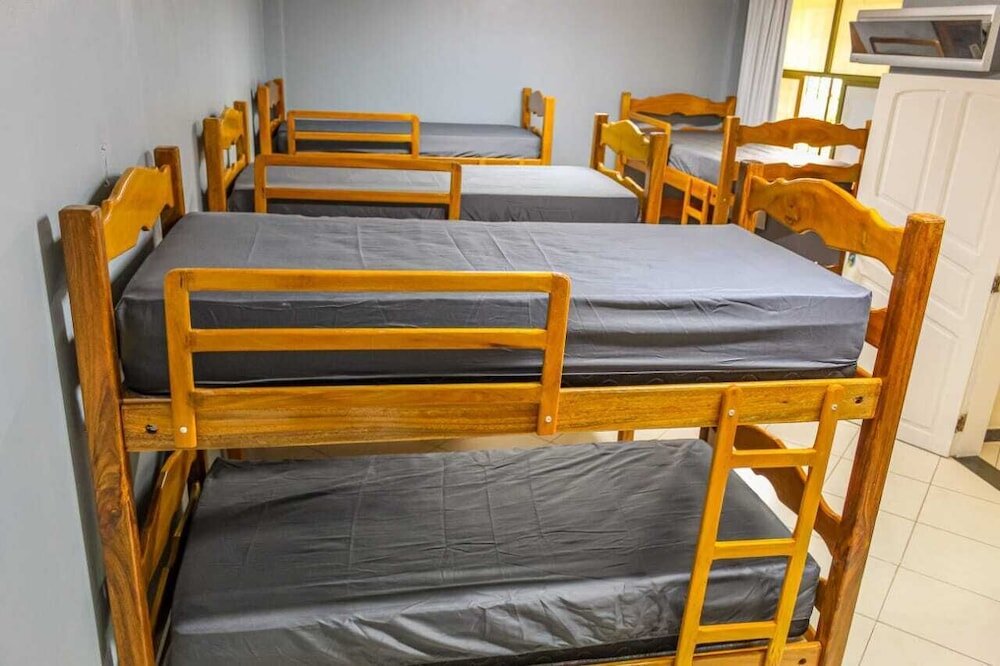 Кровать в общем номере Jardim Nazaré Hostel