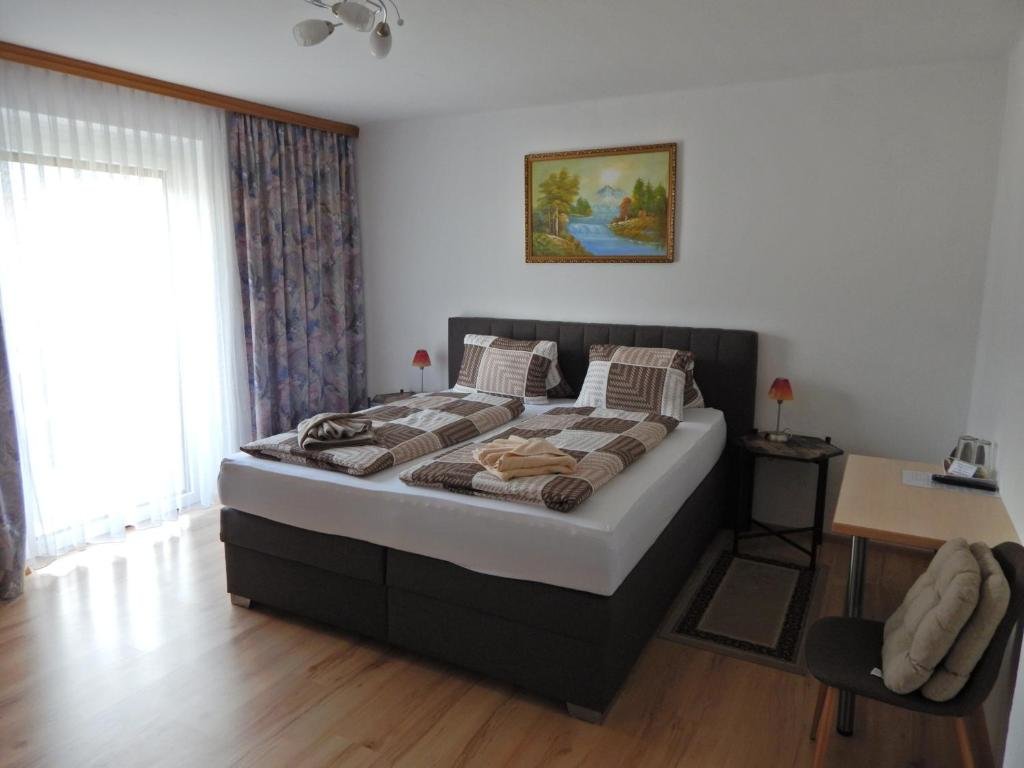 Standard Doppel Zimmer mit Balkon Pension-Ferienwohnung Rotar