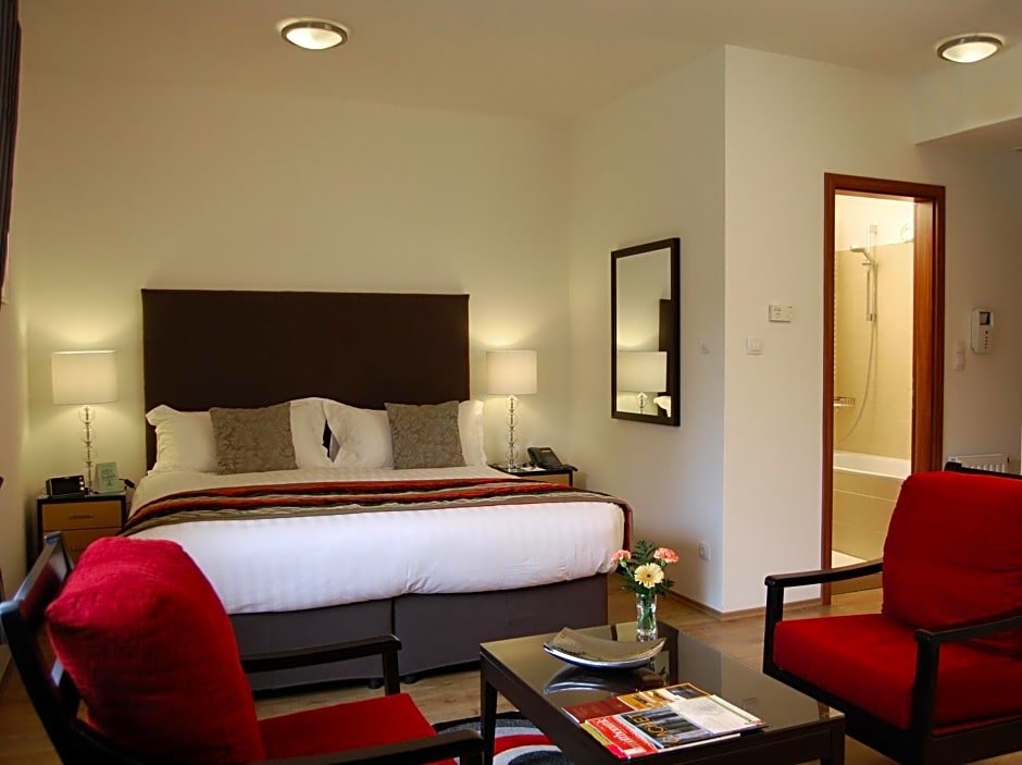 Люкс с 3 комнатами Escala Hotel & Suites