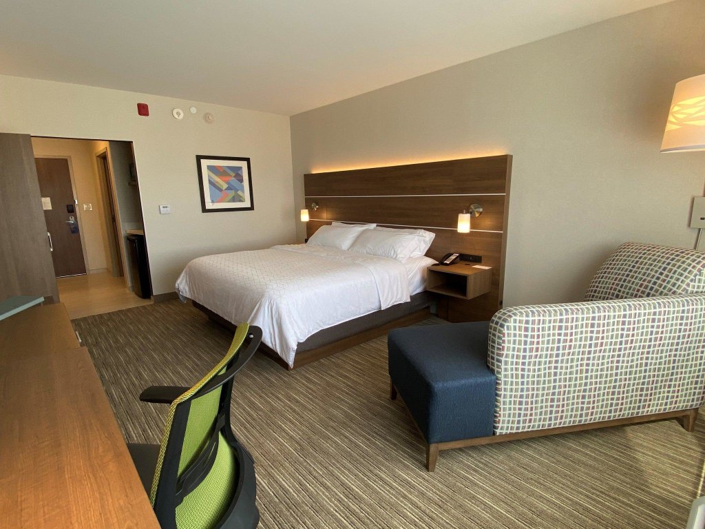 Standard Zimmer Holiday Inn Express & Suites Aurora, an IHG Hotel