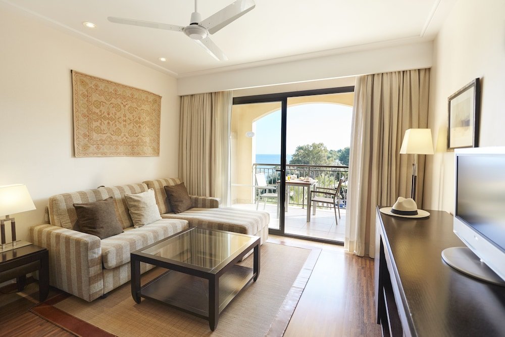 Полулюкс с балконом и с видом на море Insotel Fenicia Prestige Suites & Spa