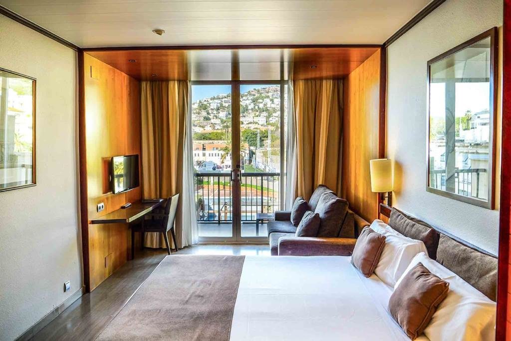 Standard Doppel Zimmer mit Balkon Estela Barcelona