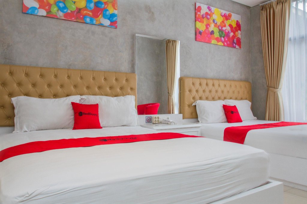 Habitación familiar Estándar RedDoorz Premium @ The Batik Hotel Moh. Toha