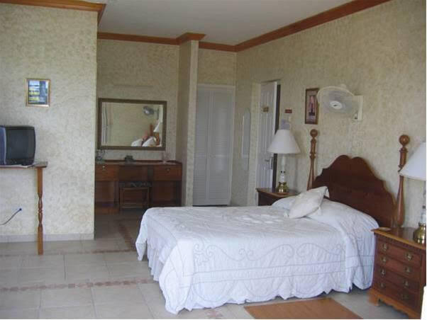 Palm Paradise Guest House + 2 Apartments - UPDATED Prices, Reviews & Photos  (Paynes Bay, Barbados) - B&B - Tripadvisor