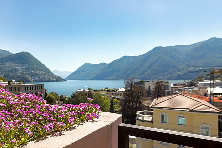 Номер Standard с видом на озеро Hotel Delfino Lugano