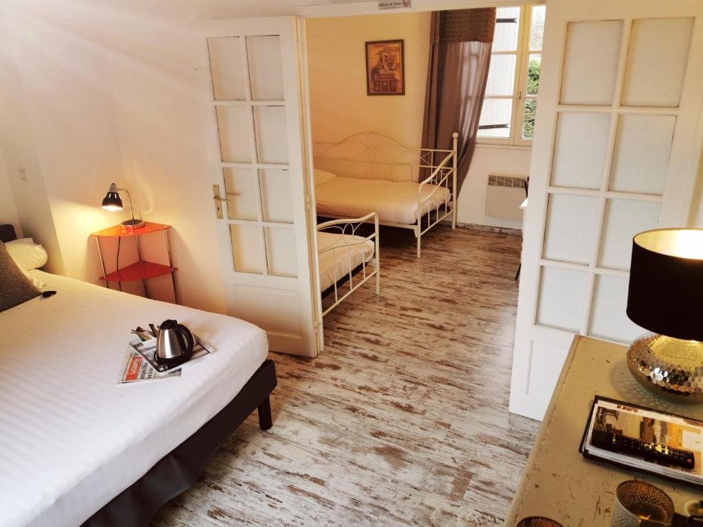 Standard Quadruple room Les Terrasses de Saumur Hotel & Spa