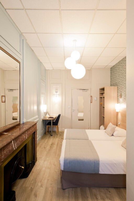 Superior Double room Hôtel du Dauphin