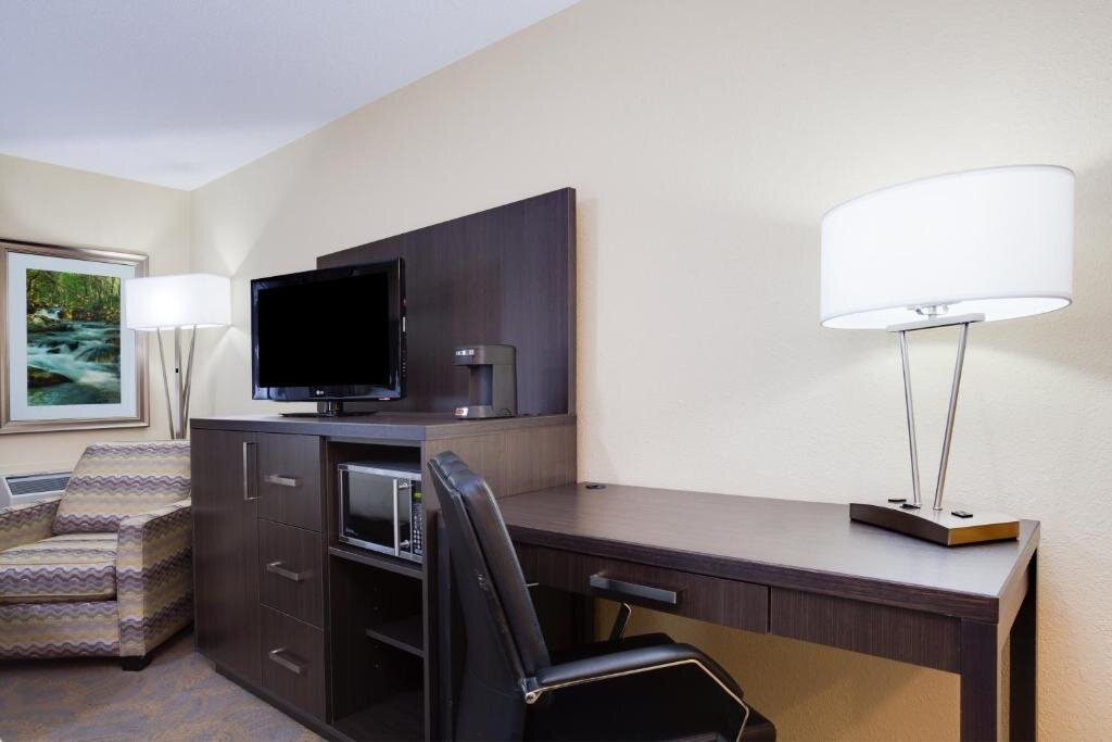 Deluxe Zimmer Holiday Inn Express & Suites Fredericton, an IHG Hotel