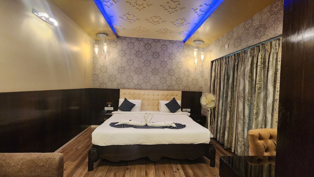 Luxe suite Hotel Sai Dharam Palace Shirdi