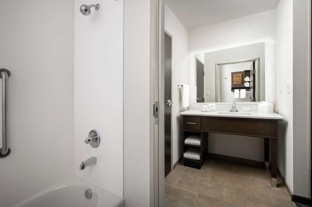 Двухместный люкс c 1 комнатой Homewood Suites By Hilton Denver Airport Tower Road