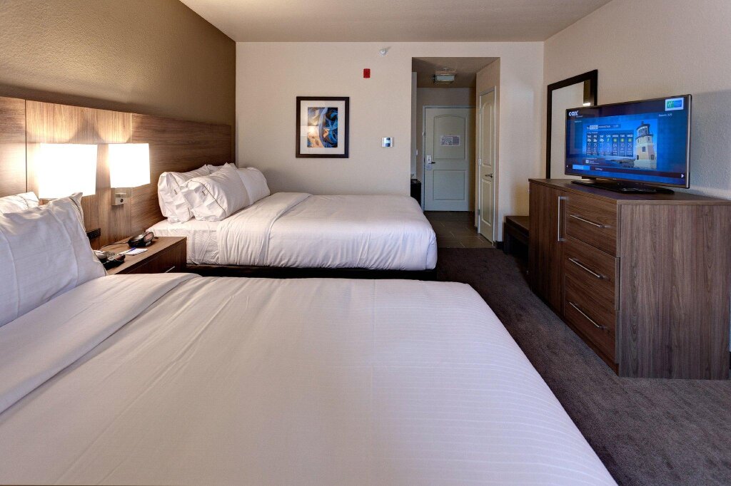 Standard Double room Holiday Inn Express & Suites Manhattan, an IHG Hotel