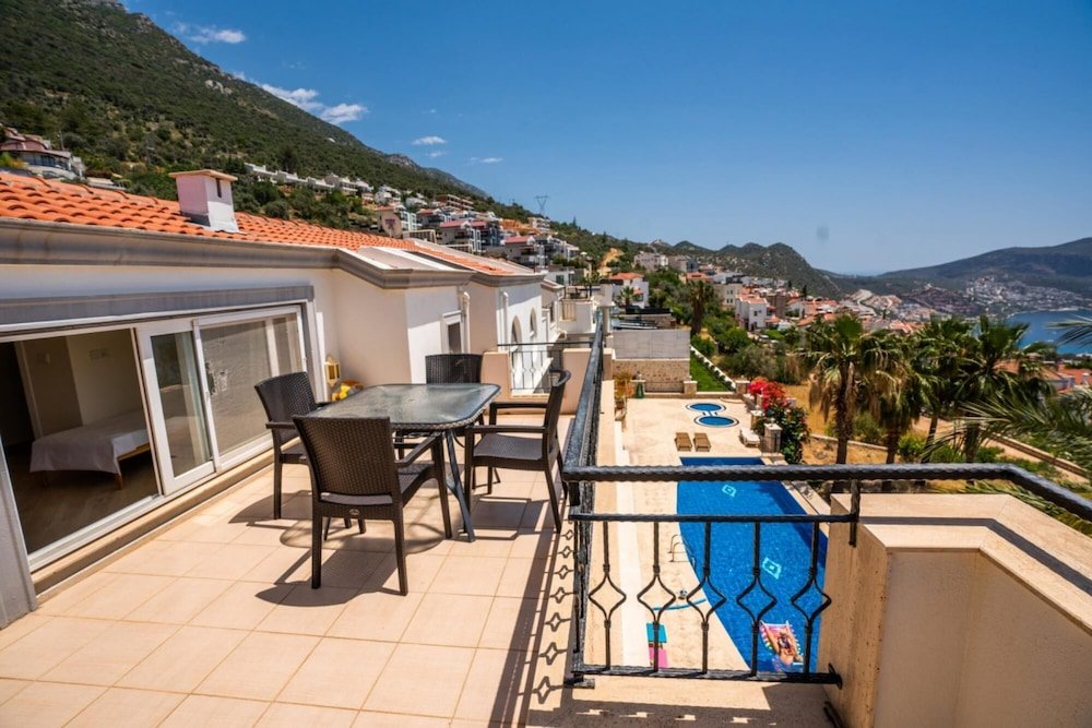 Apartment Lovely Flat Near Beach With Shared Pool in Kalkan