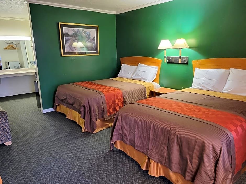 Standard quadruple chambre Emerald Inn & Lounge