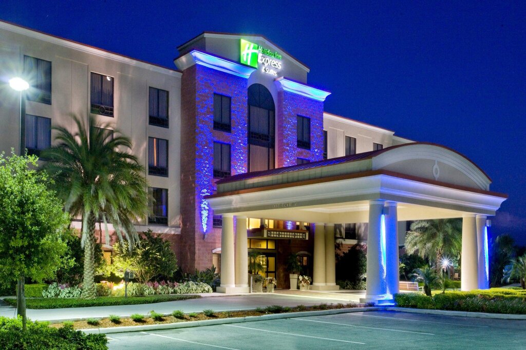 Двухместный люкс c 1 комнатой Holiday Inn Express Hotel & Suites Lake Placid, an IHG Hotel