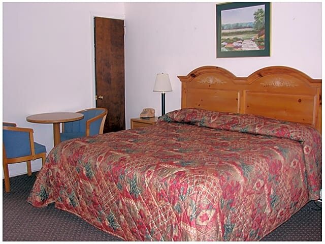 Двухместный номер Standard Red Carpet Inn & Suites Morgantown