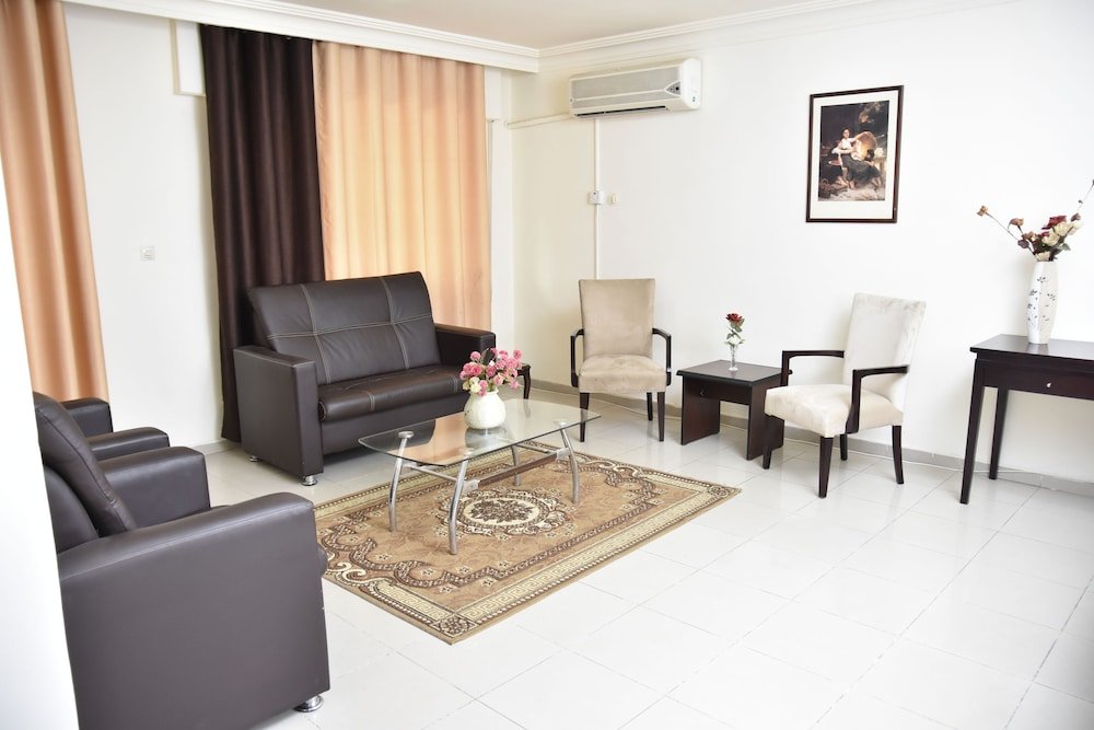Семейный люкс c 1 комнатой Al Bateel Hotel Apartments
