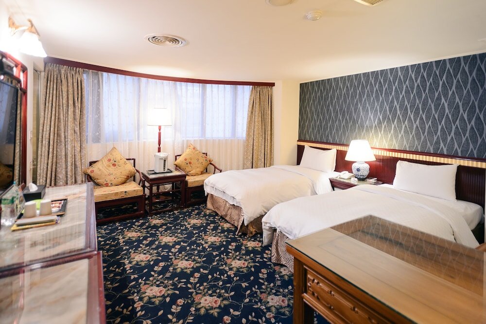 Standard Double room Kiwi Express Hotel MRT Wen Xin - Feng Jia Branch 1