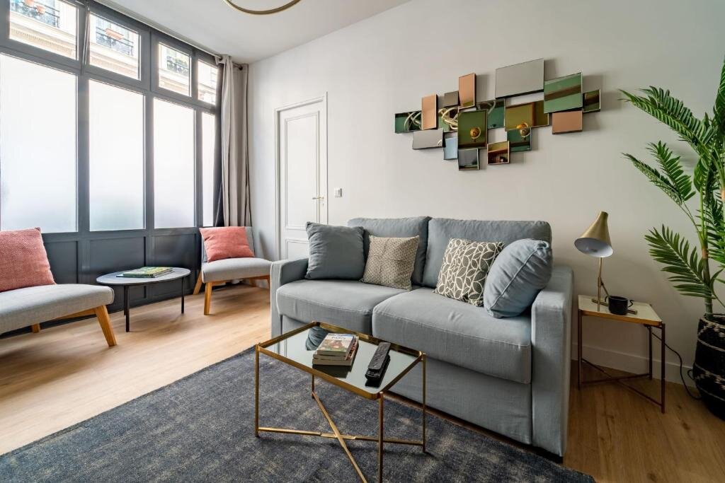 Apartment Beautiful 2 Bedroom Apartment In South Pigalle