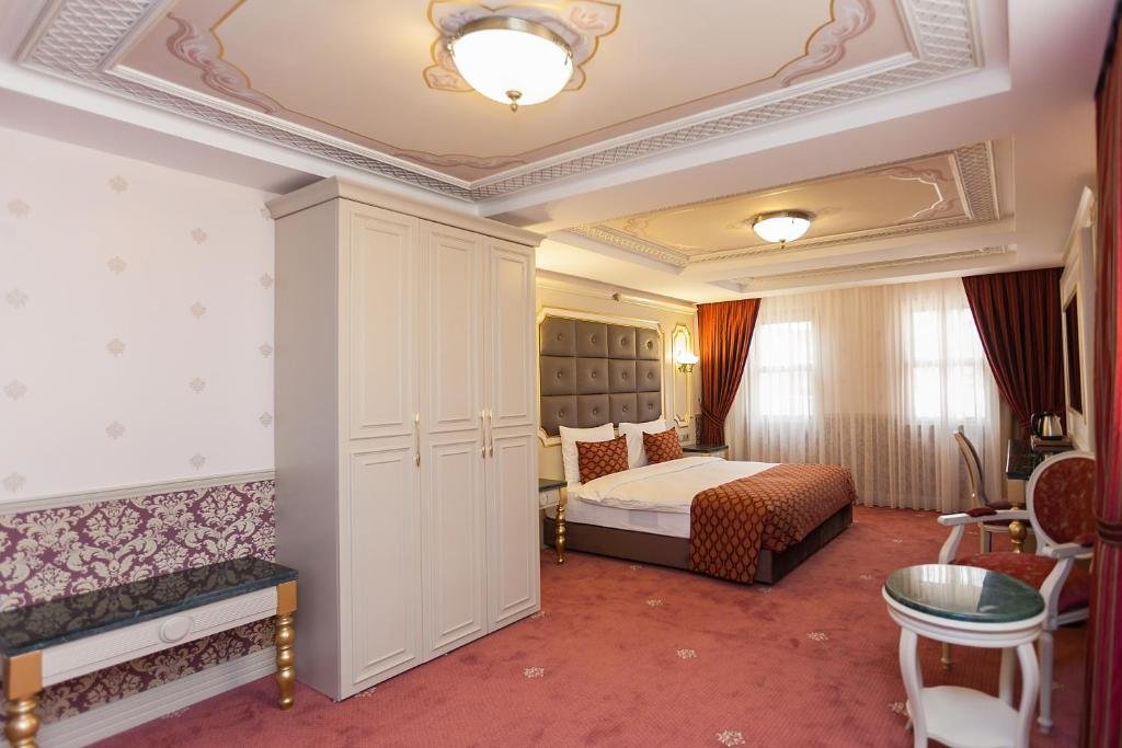 Четырёхместный номер Deluxe с балконом Meserret Palace Hotel - Special Category