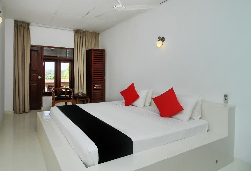 Standard Doppel Zimmer mit Seeblick Kalla Bongo Lake Resort