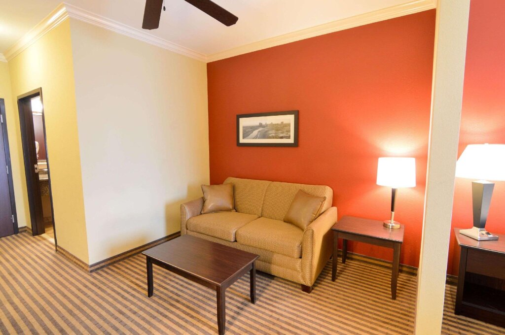 Люкс c 1 комнатой Comfort Inn & Suites, White Settlement-Fort Worth West, TX
