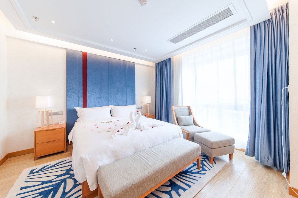 Deluxe Suite Suisse Place Hotel Residence CMCTaizhou