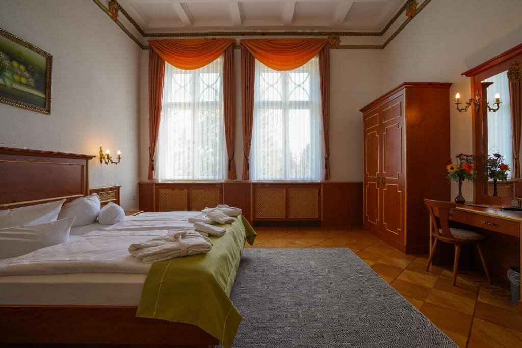 Deluxe Doppel Zimmer mit Gartenblick Hotel Seeschloesschen