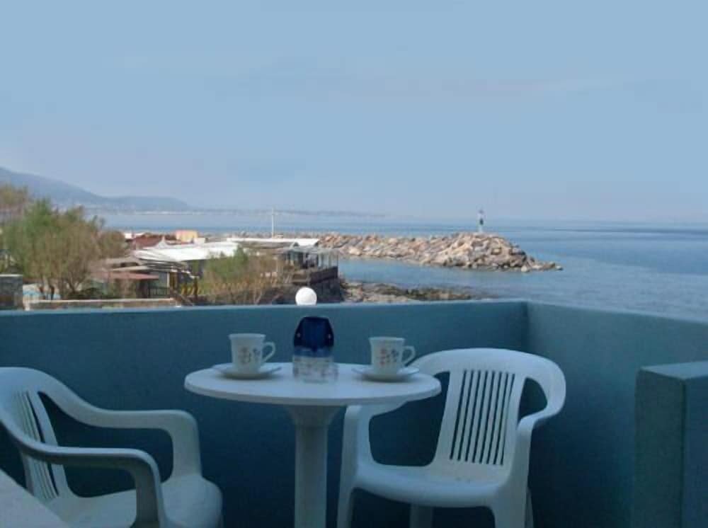 1 Bedroom Apartment with balcony and with sea view Sissi Mare Apartments