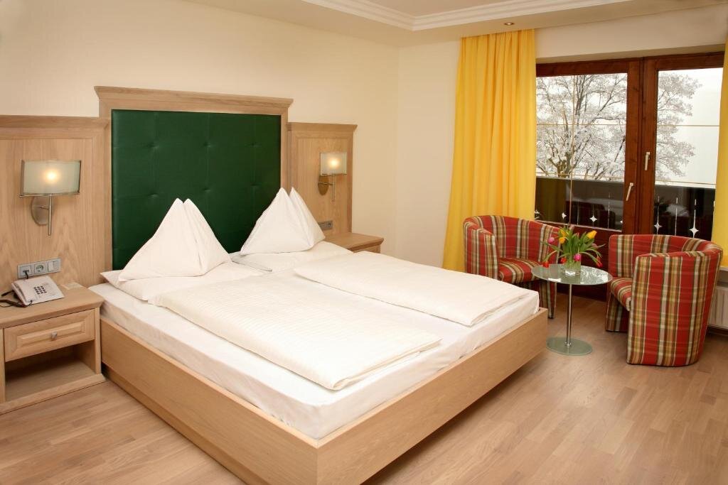 Двухместный номер Comfort с балконом и с видом на озеро Hotel & Gasthof Fürberg