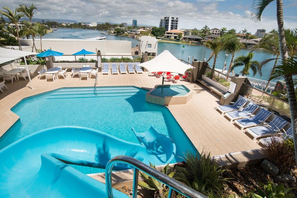 Suite Superior Tiki Hotel Apartments Surfers Paradise