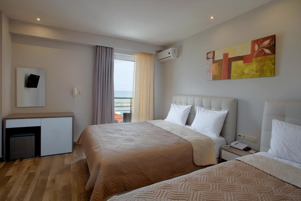 Deluxe Dreier Zimmer mit Meerblick Irini Hotel