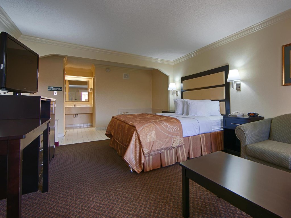 Двухместный люкс c 1 комнатой Best Western Inn & Suites of Macon