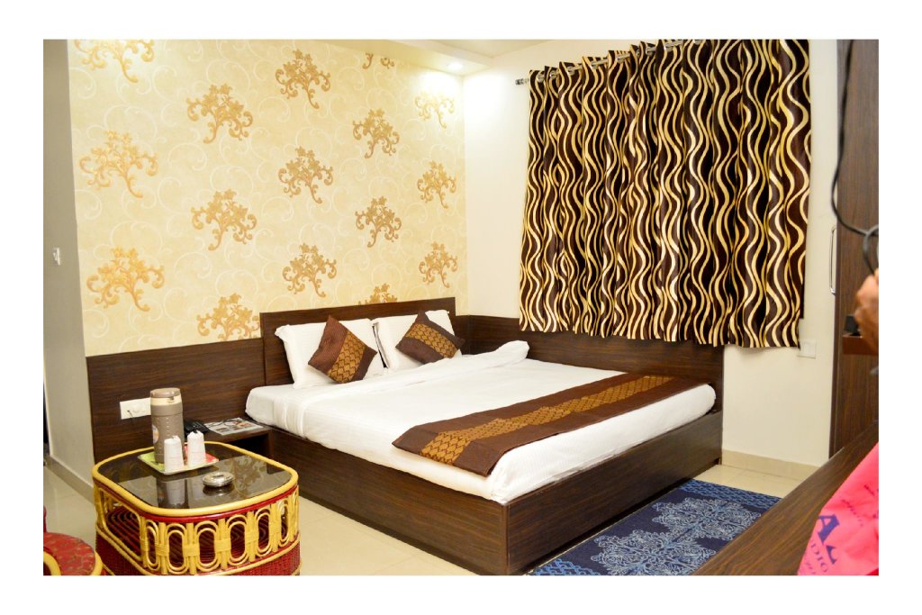 Deluxe room Hotel Abhinandan Inn