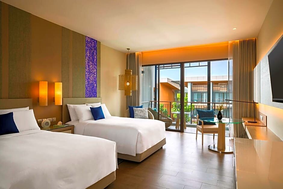 Standard room with balcony Renaissance Pattaya Resort & Spa