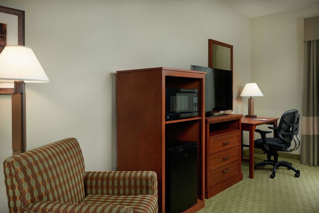 Standard Double room Hampton Inn and Suites Salem
