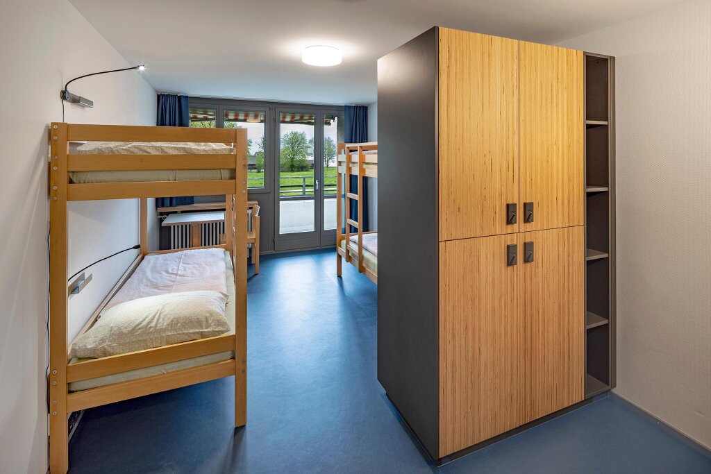 Кровать в общем номере Rapperswil-Jona Youth Hostel