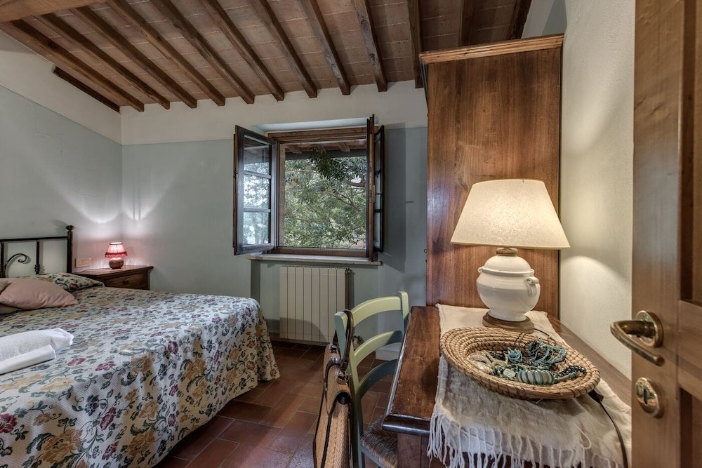 Семейные апартаменты с 5 комнатами с видом на сад Borgo Al Cerro