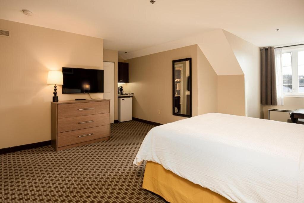 Люкс с 2 комнатами Holiday Inn Express & Suites Tremblant, an IHG Hotel