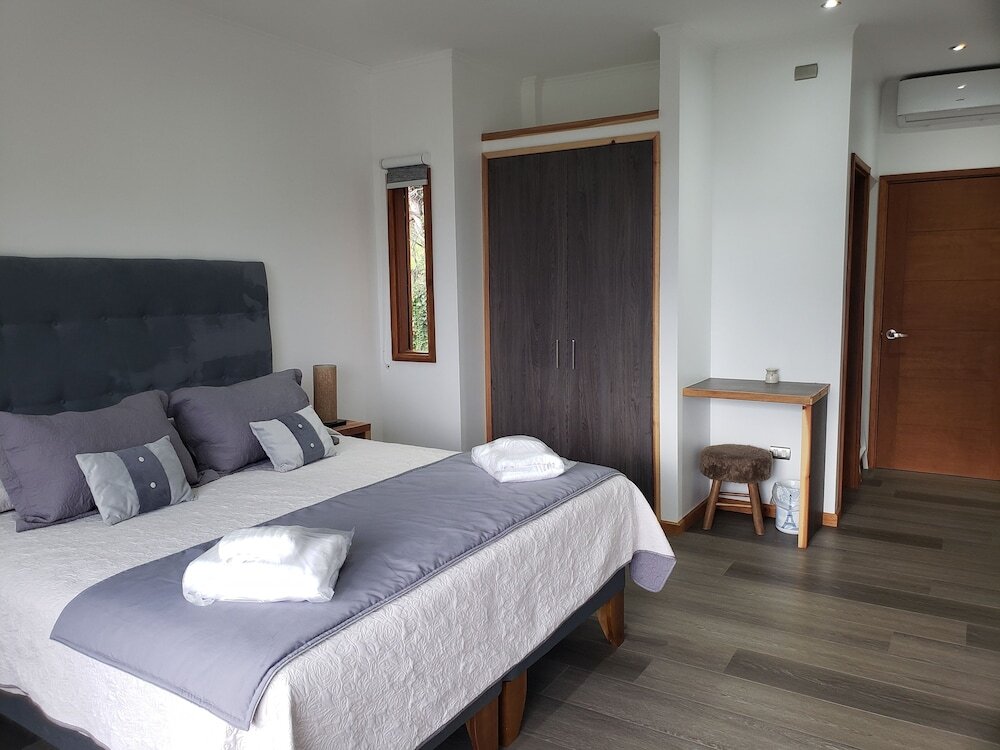 Standard Doppel Zimmer mit Balkon Hotel Bordeluz