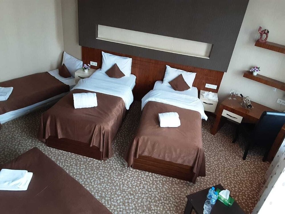 Camera quadrupla Standard 1 camera da letto con vista sulla città ASCAR hotel Baku