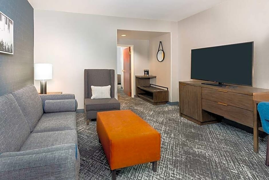 2 Bedrooms Suite Hilton Charlotte Airport Hotel