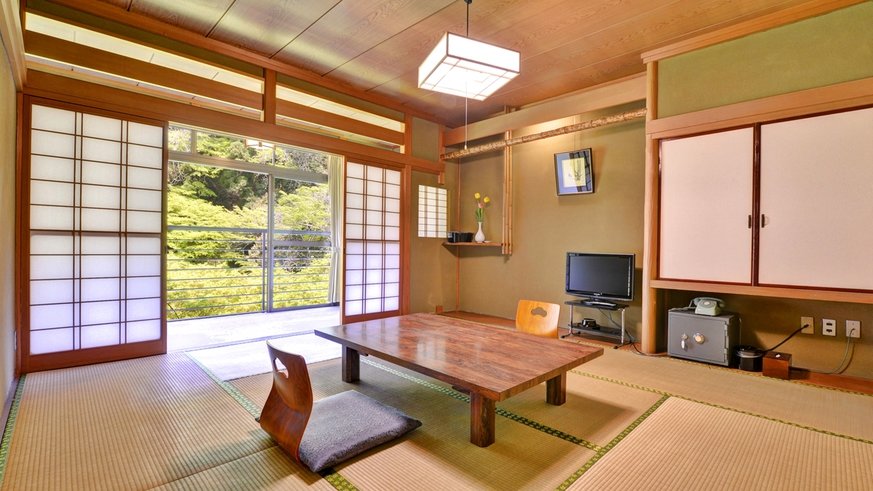 Standard Zimmer mit Flussblick Takao Kinsuitei