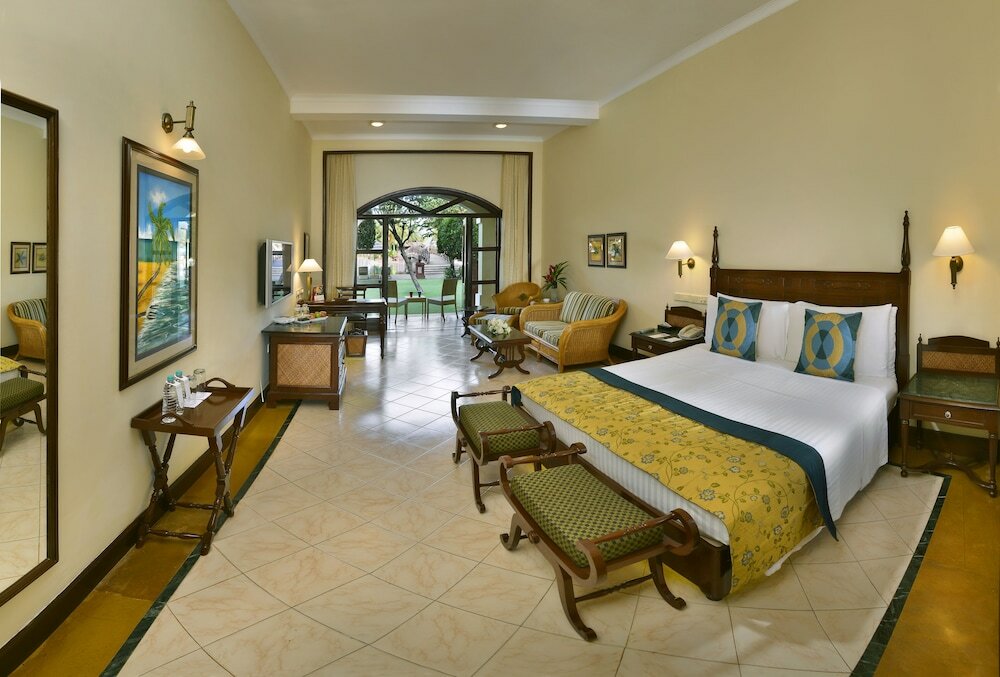 Suite with balcony and with garden view The LaLiT Golf & Spa Resort Goa